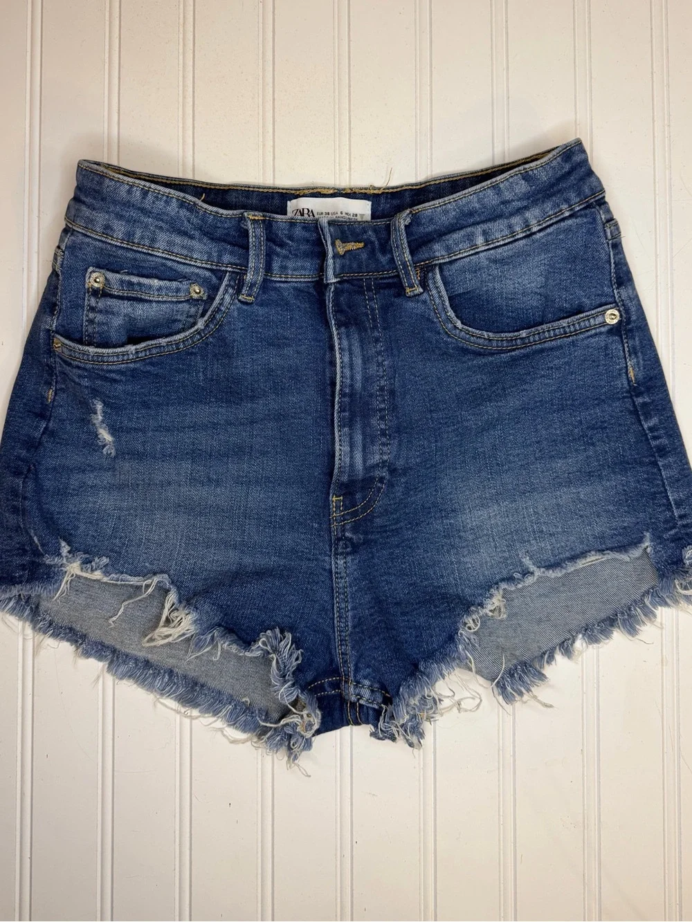 Zara High Rise Denim Jean Shorts size 6 Raw Hem Distressed